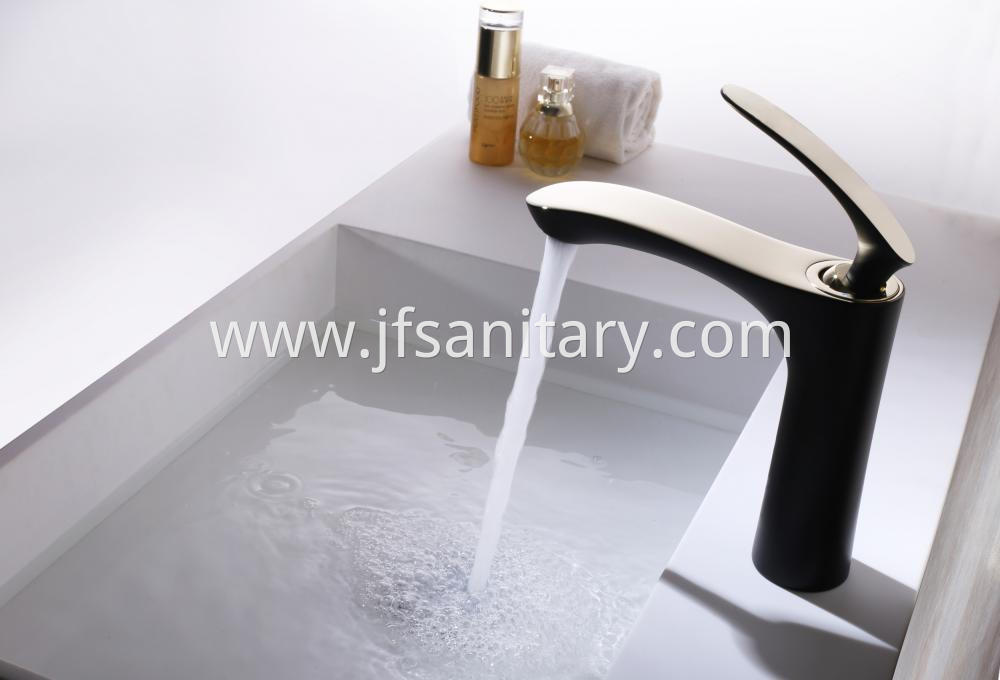 Fashion Black Bronzed Single Hole Basin Faucet